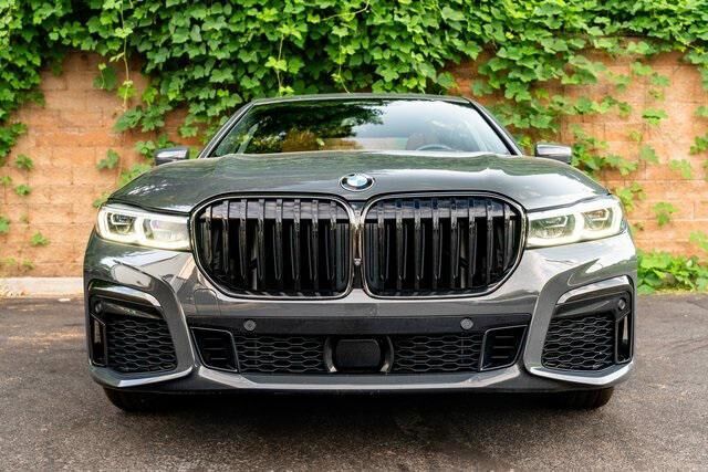 2022 BMW 750i
