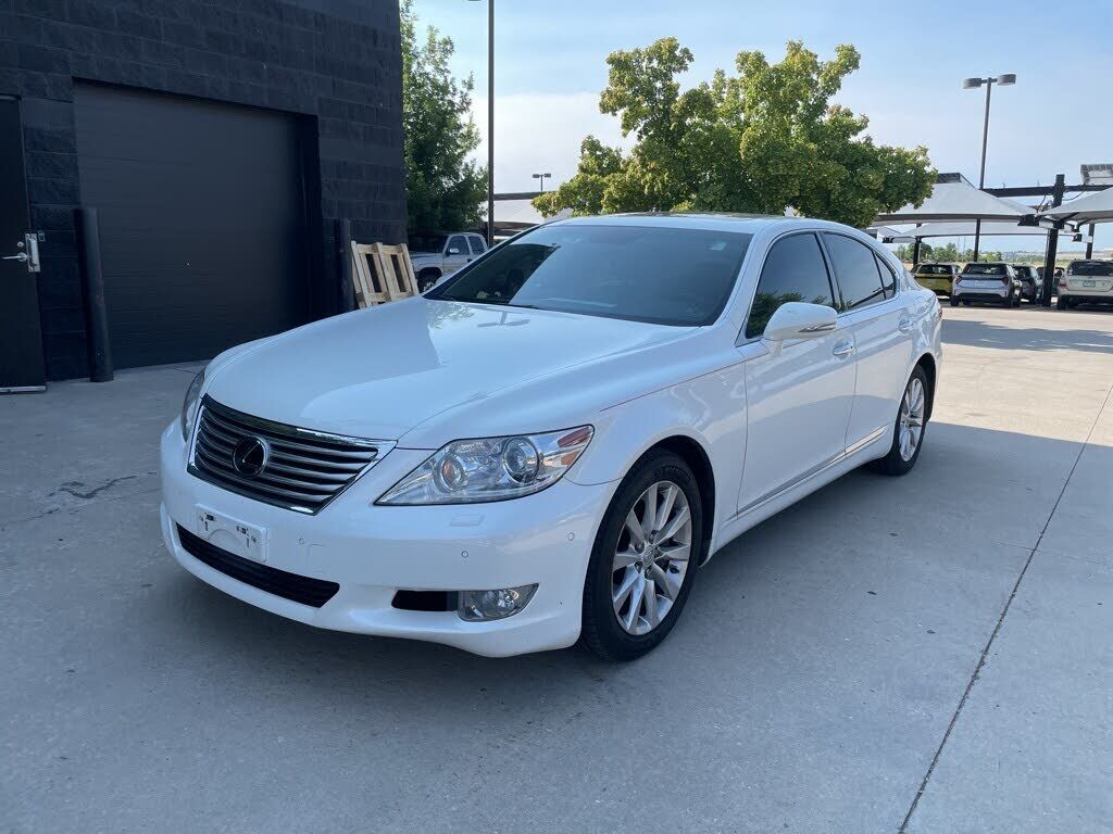 Lexus LS