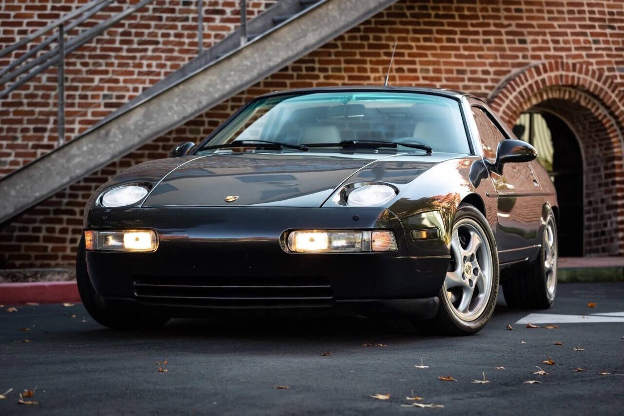 Porsche 928