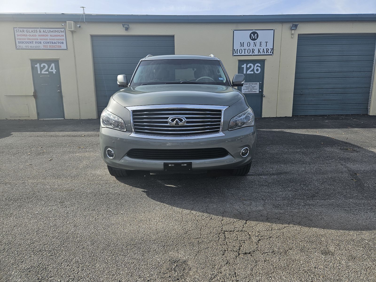 Infiniti QX56