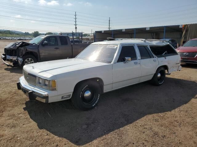 Ford Crown Victoria