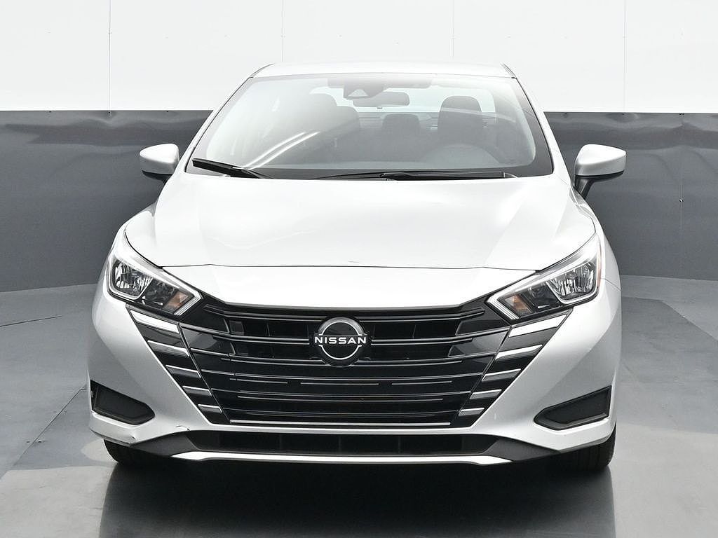 2023 NISSAN Versa