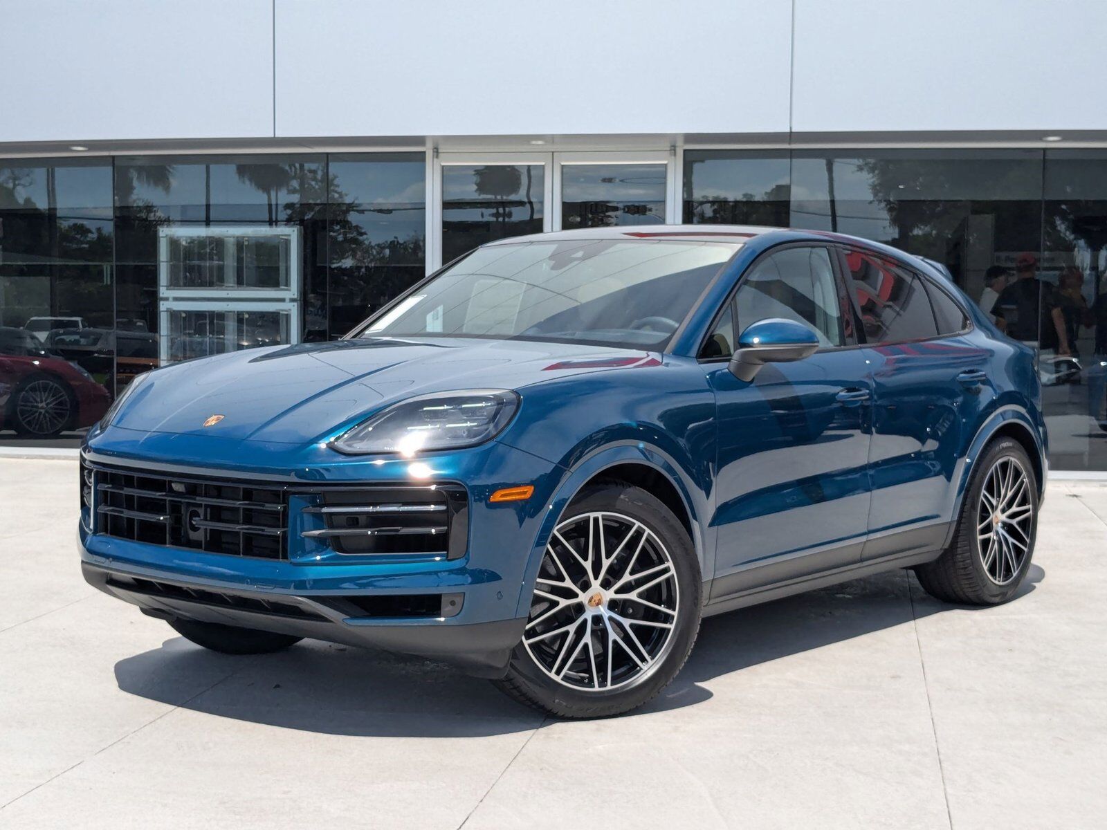 2025 PORSCHE Cayenne