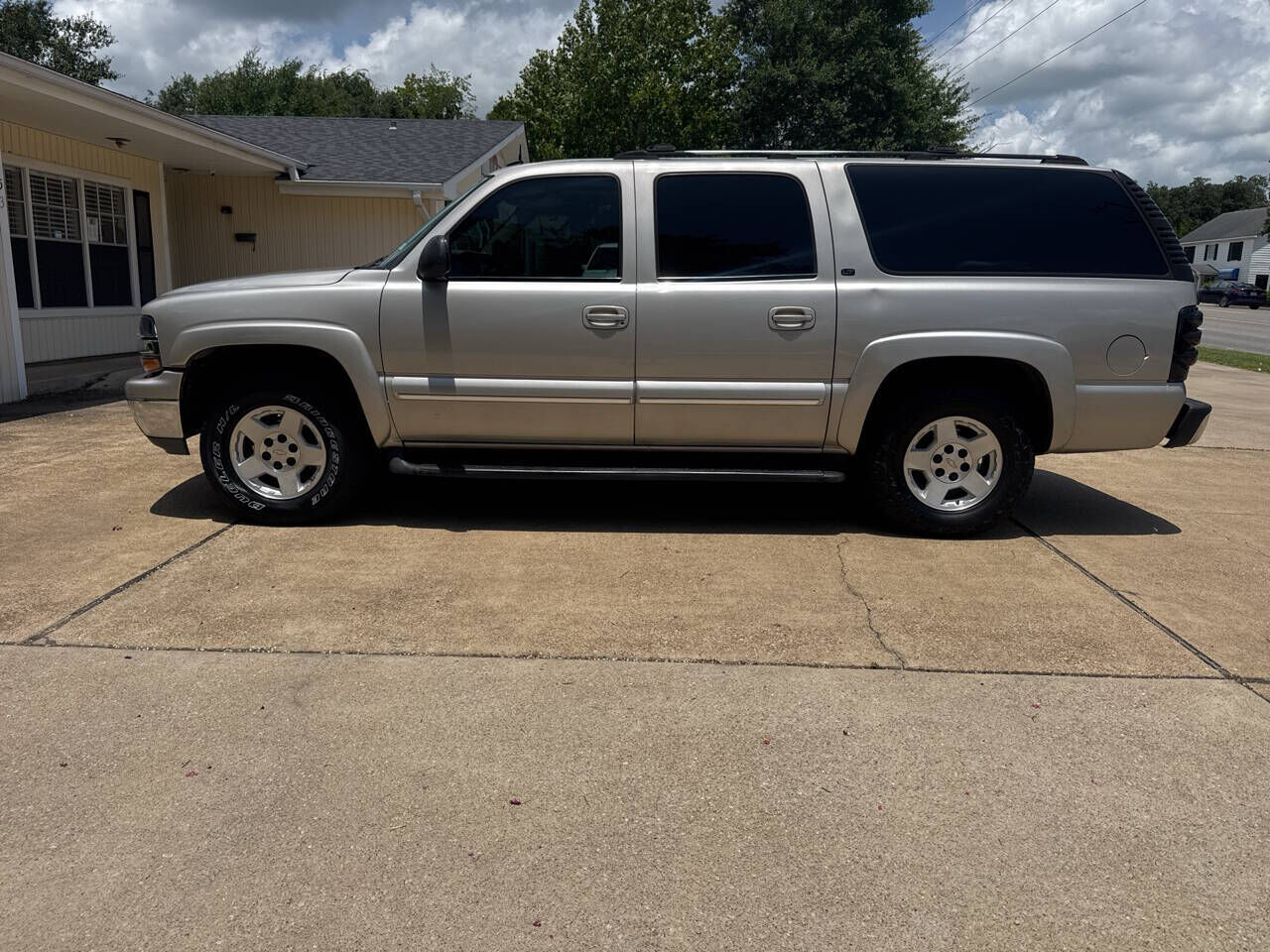 2004 CHEVROLET Suburban