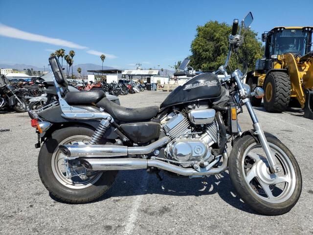 Honda VF750C (MAGNA)