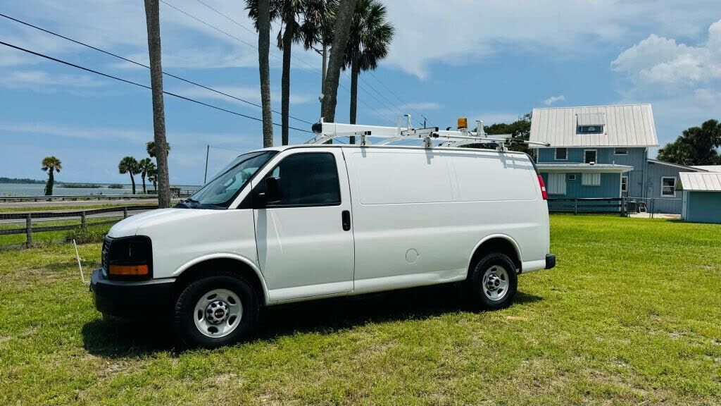 GMC Savana