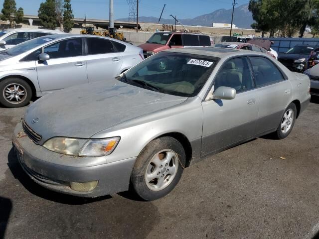 Lexus ES