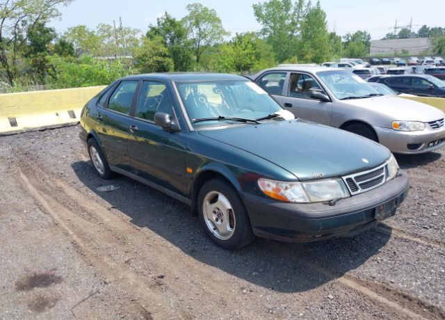 Saab 900