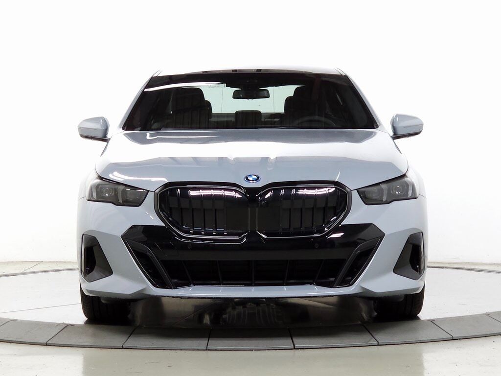 2026 BMW 550e