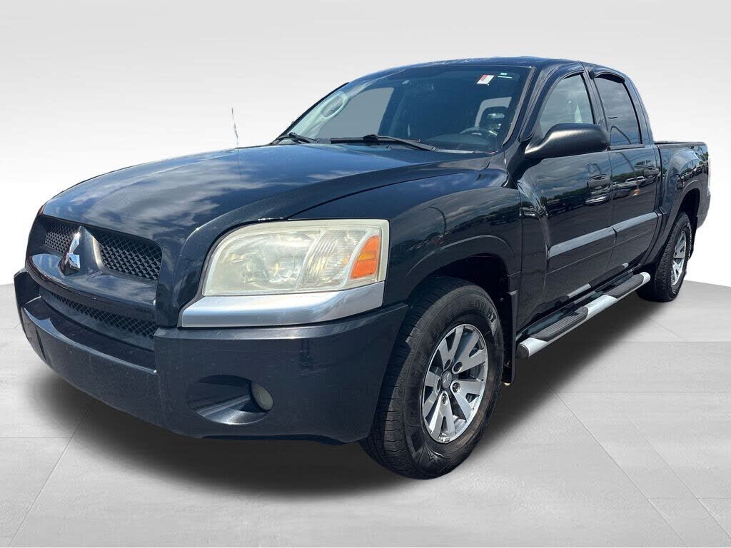Mitsubishi Raider