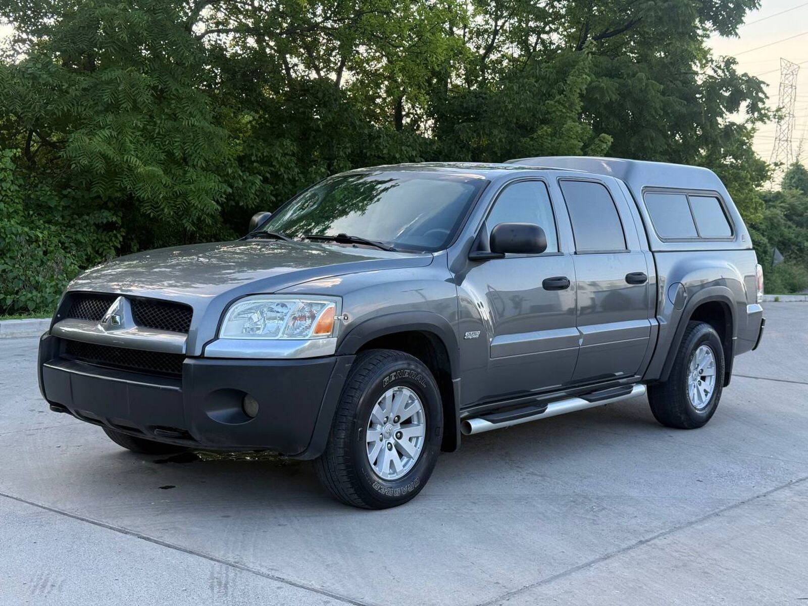 Mitsubishi Raider