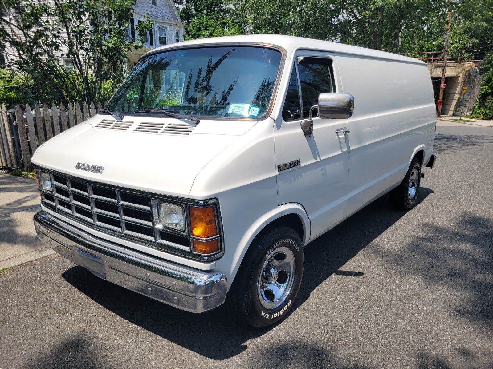 Dodge Ram Van