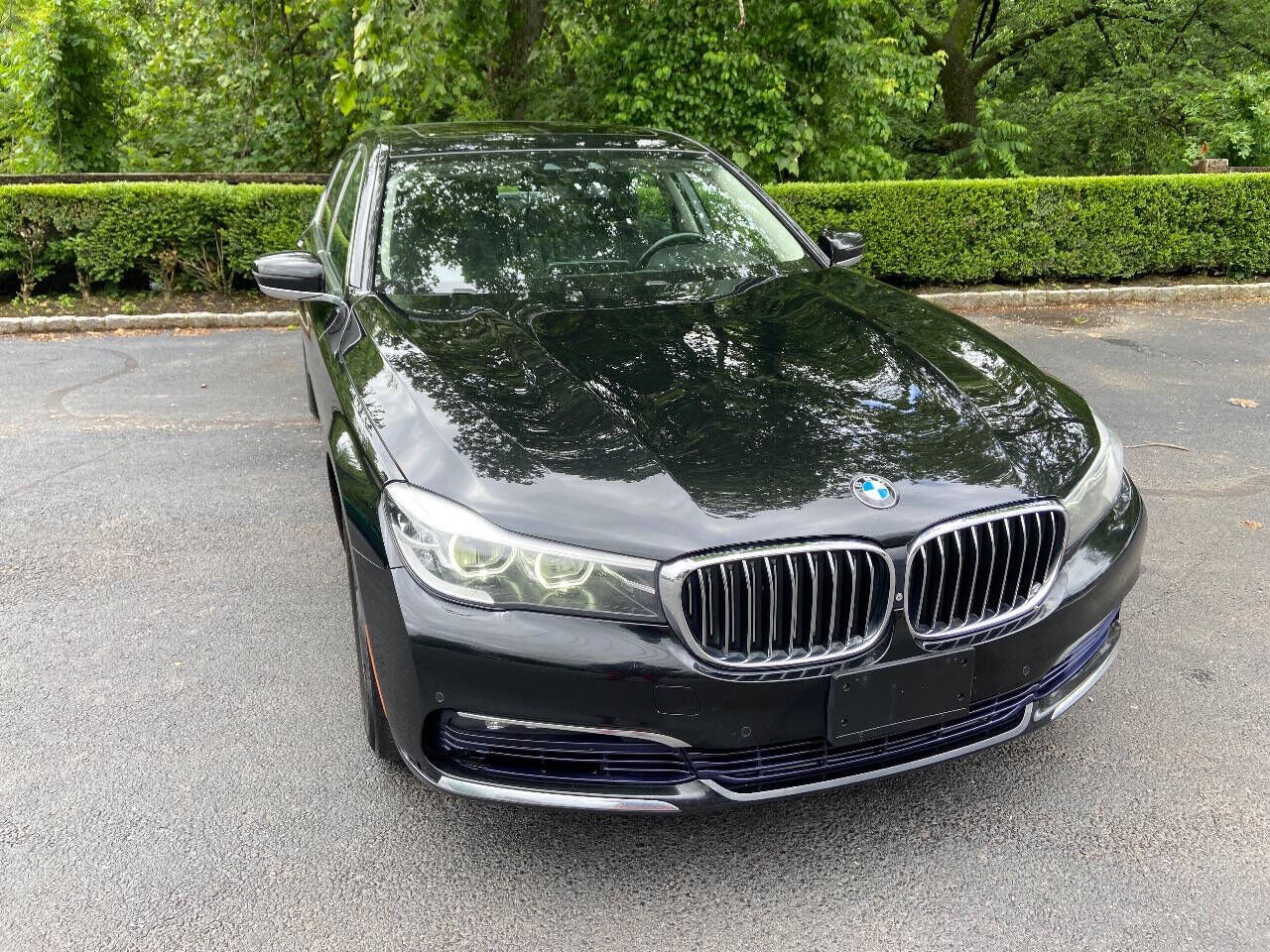 BMW 740i