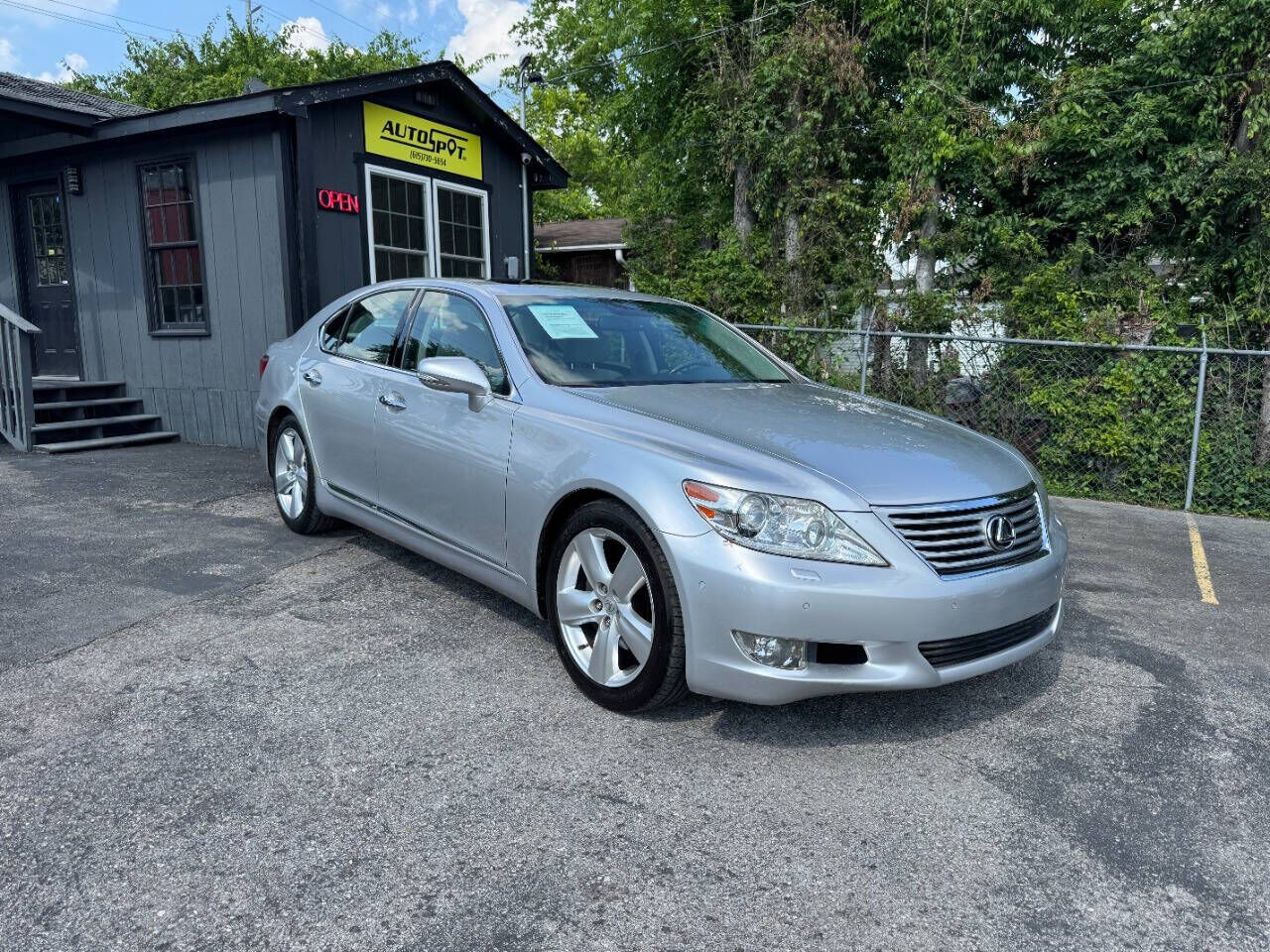 Lexus LS