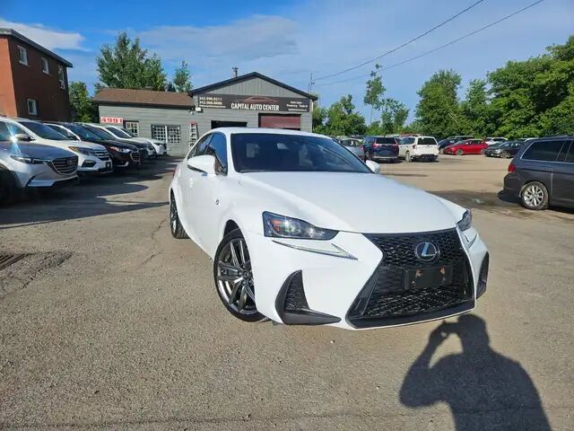 Lexus IS