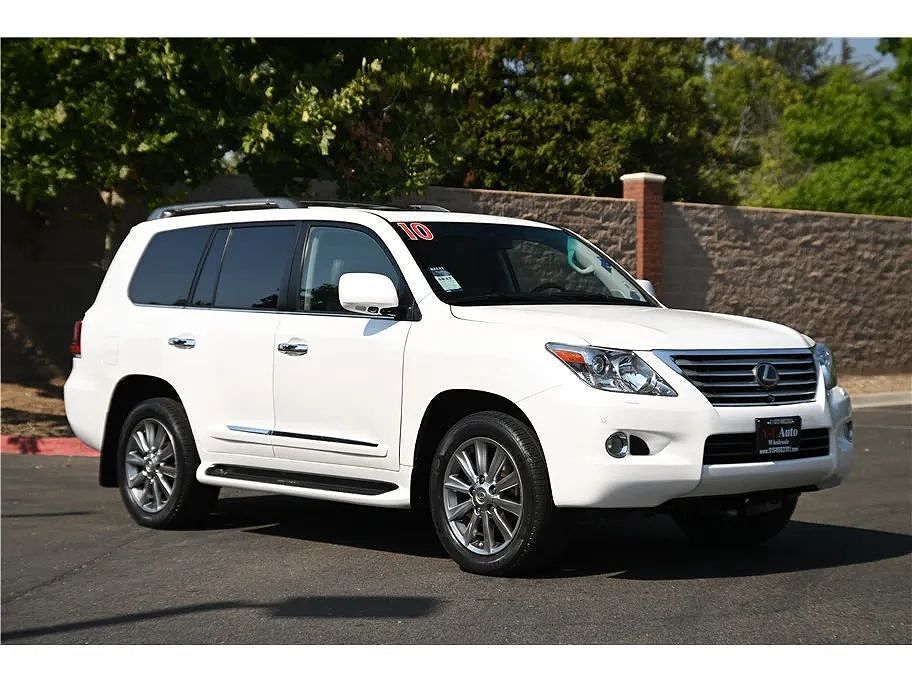 Lexus LX