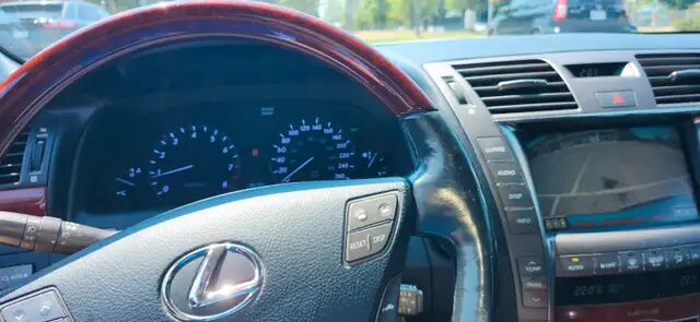 Lexus LS