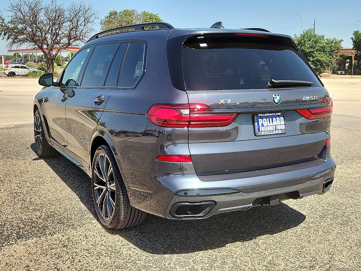 2021 BMW X7
