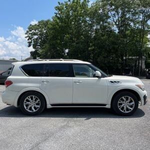 Infiniti QX56
