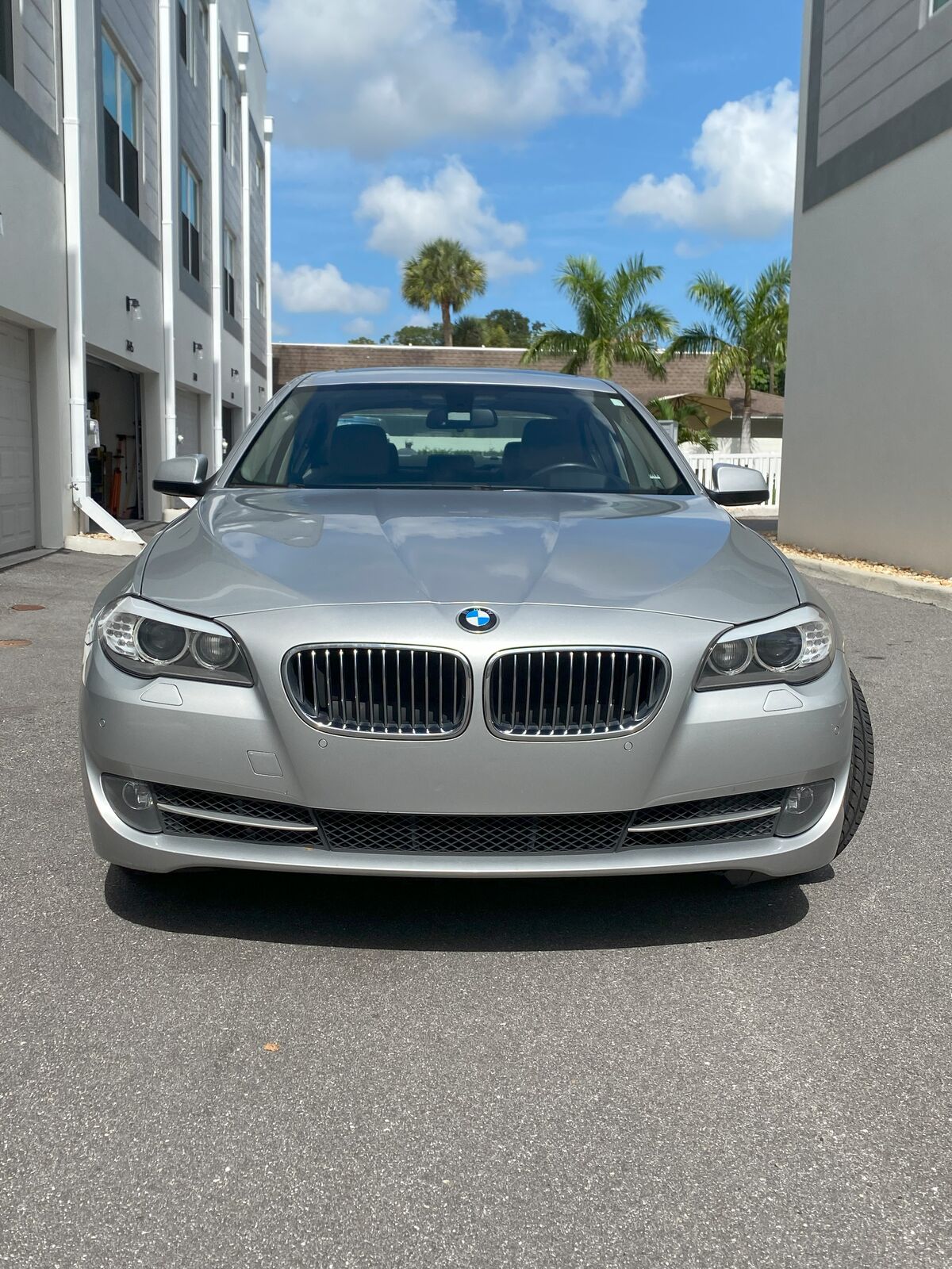 BMW 528i