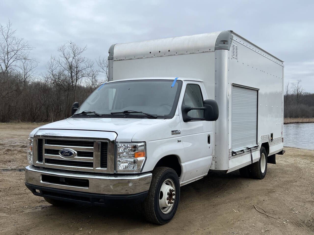2018 FORD E-350