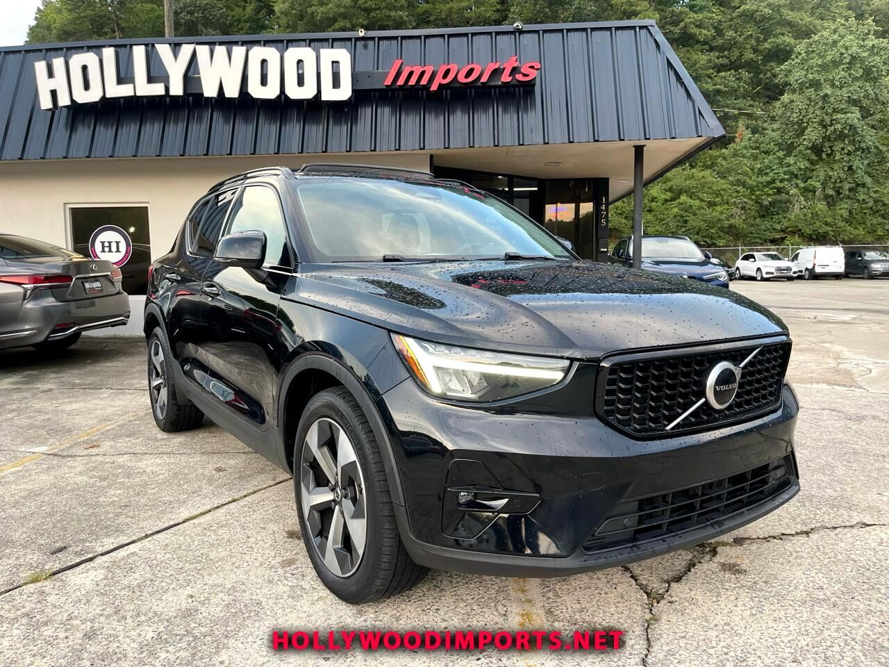 2023 VOLVO XC40