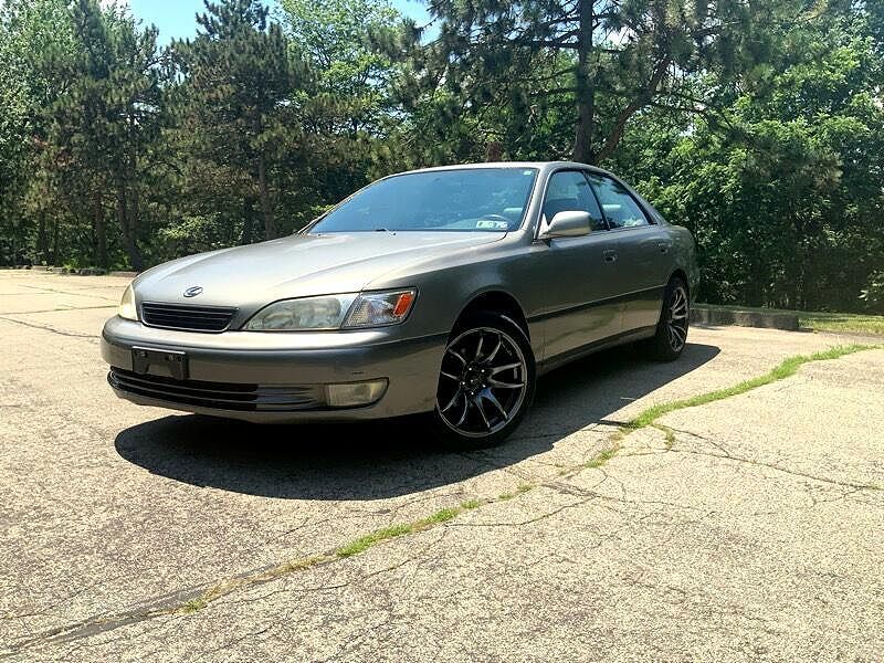 Lexus ES