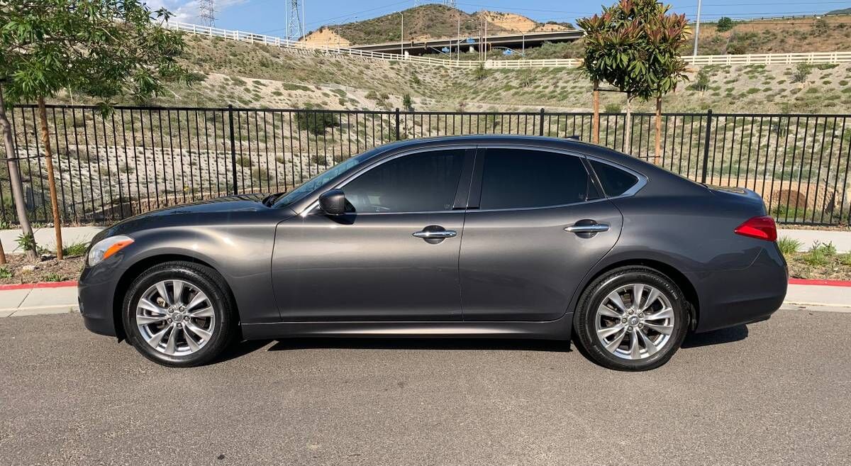 Infiniti M37