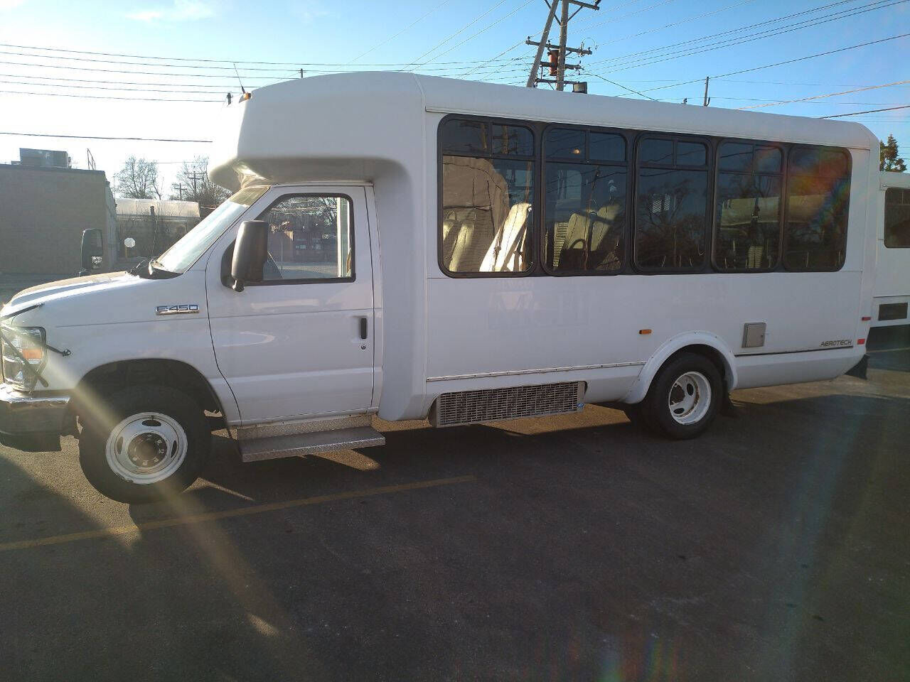 2015 FORD E-450