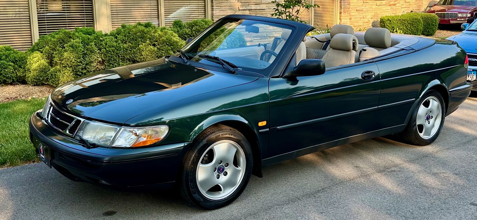 Saab 900