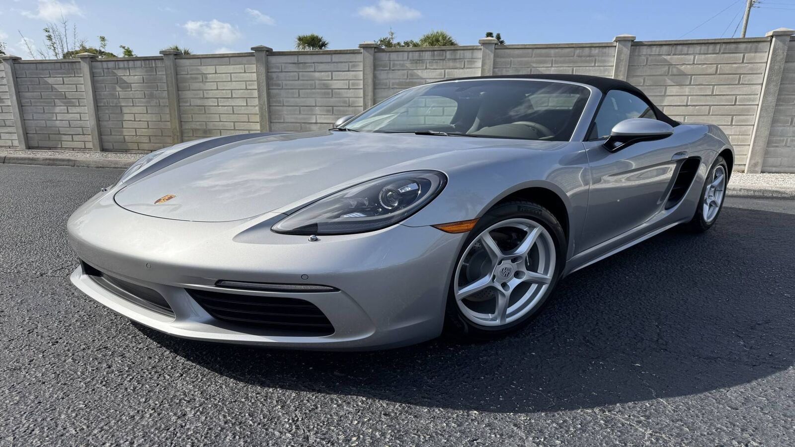 PORSCHE