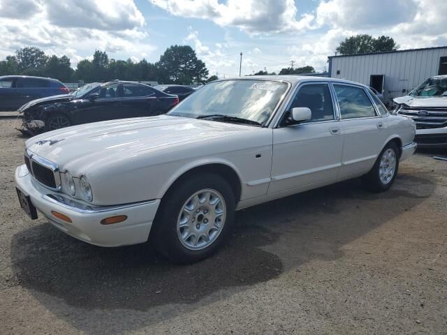 Jaguar XJ8