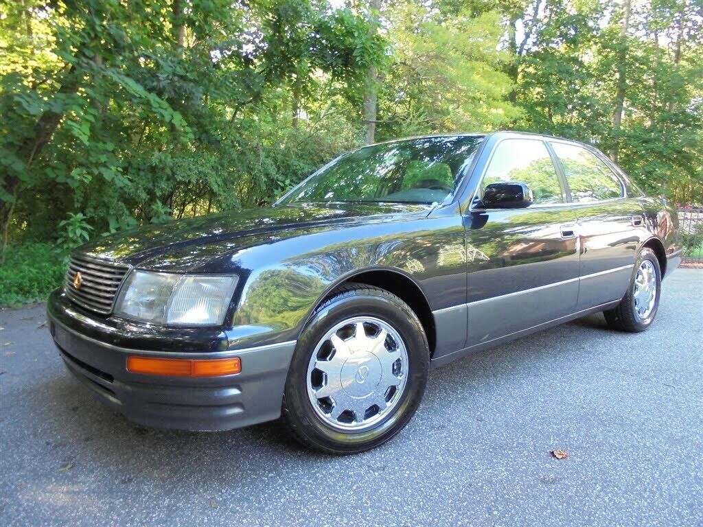 Lexus LS
