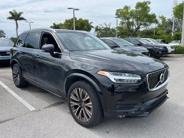 2022 VOLVO XC90