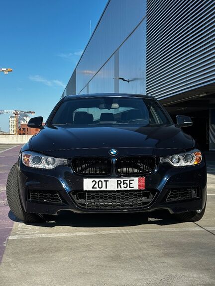 BMW 328i