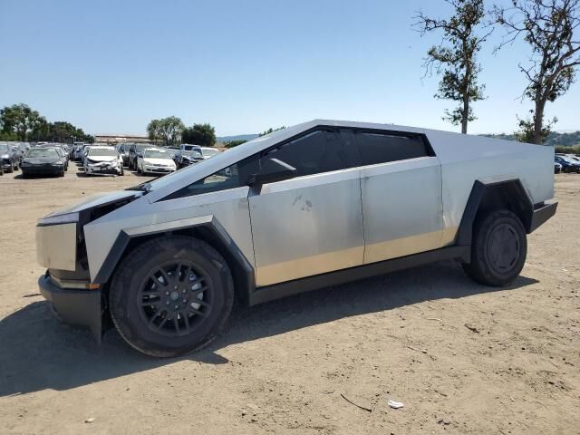2024 TESLA Cybertruck