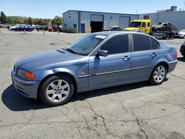 BMW 323i