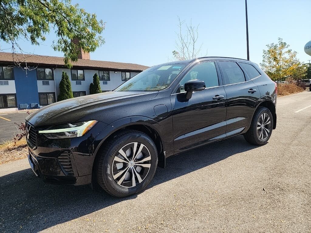 2025 VOLVO XC60