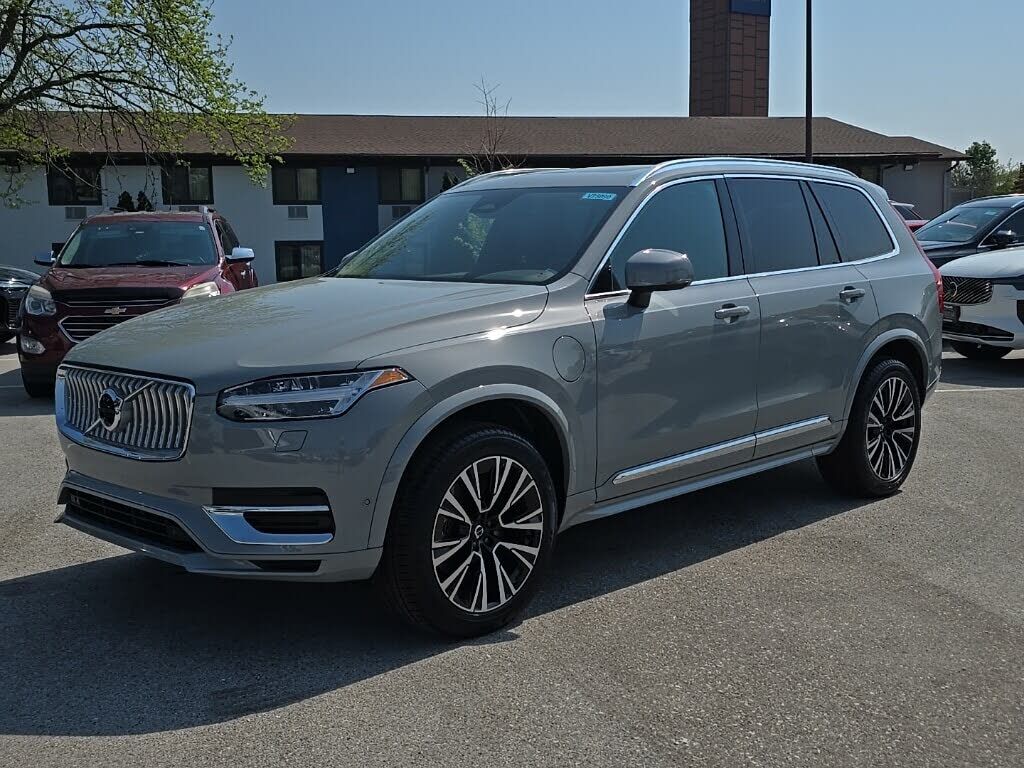 2025 VOLVO XC90