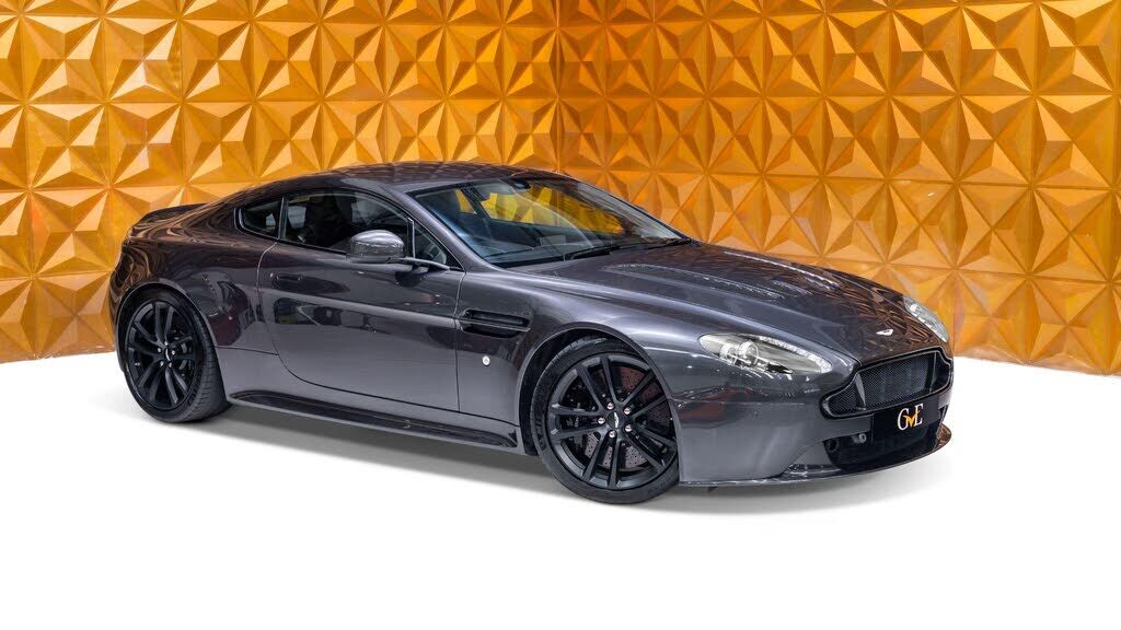 Aston Martin V12 Vantage