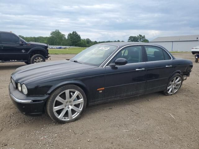 Jaguar XJR