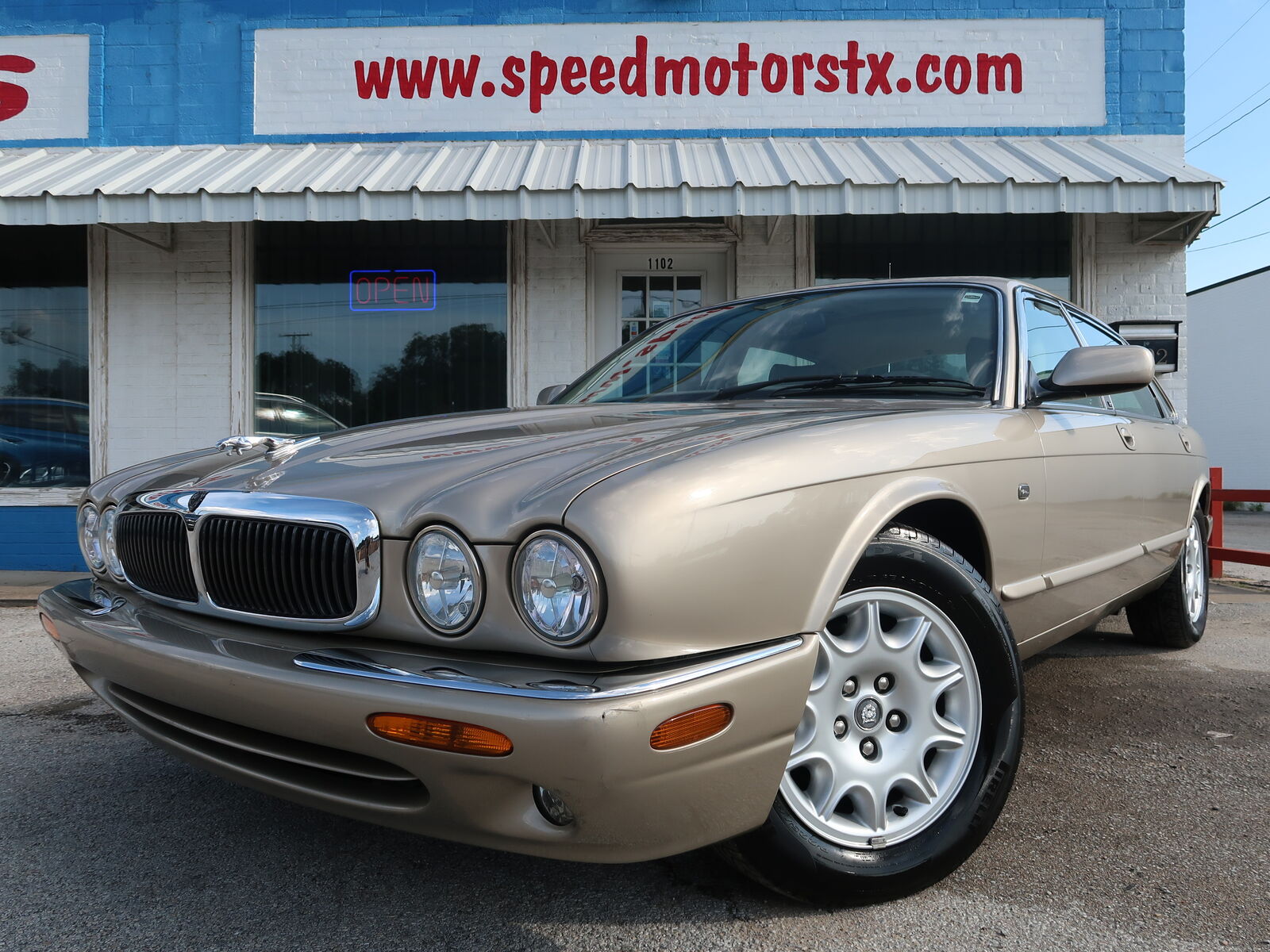 Jaguar XJ8