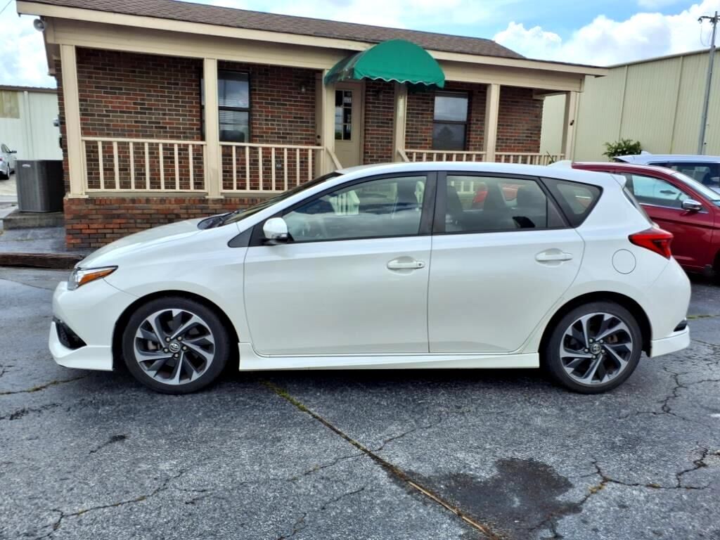 Toyota COROLLA iM