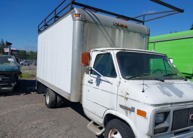 GMC Cutaway Van