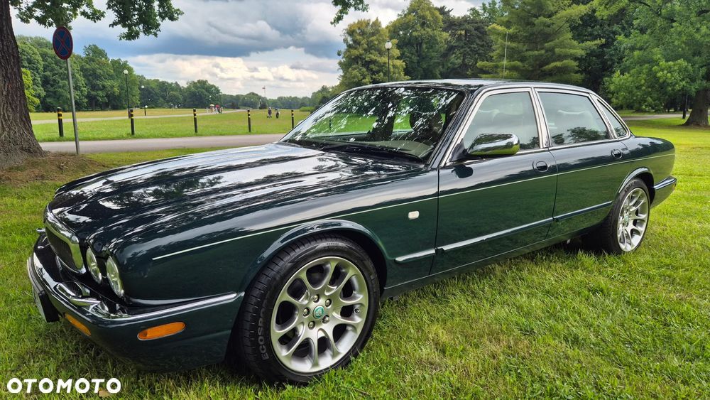 Jaguar XJ8