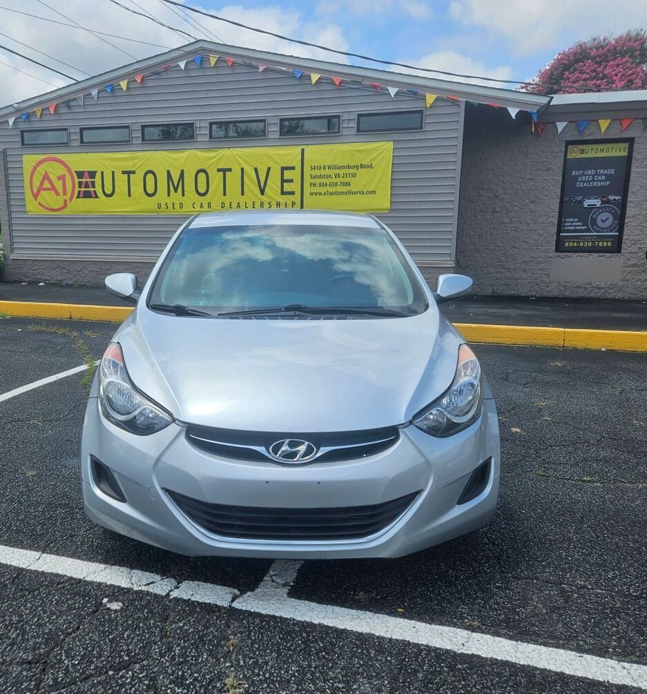 2013 HYUNDAI Elantra