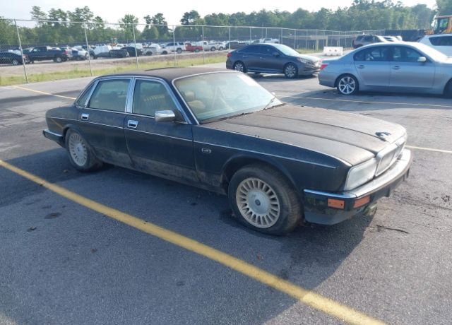 Jaguar XJ6