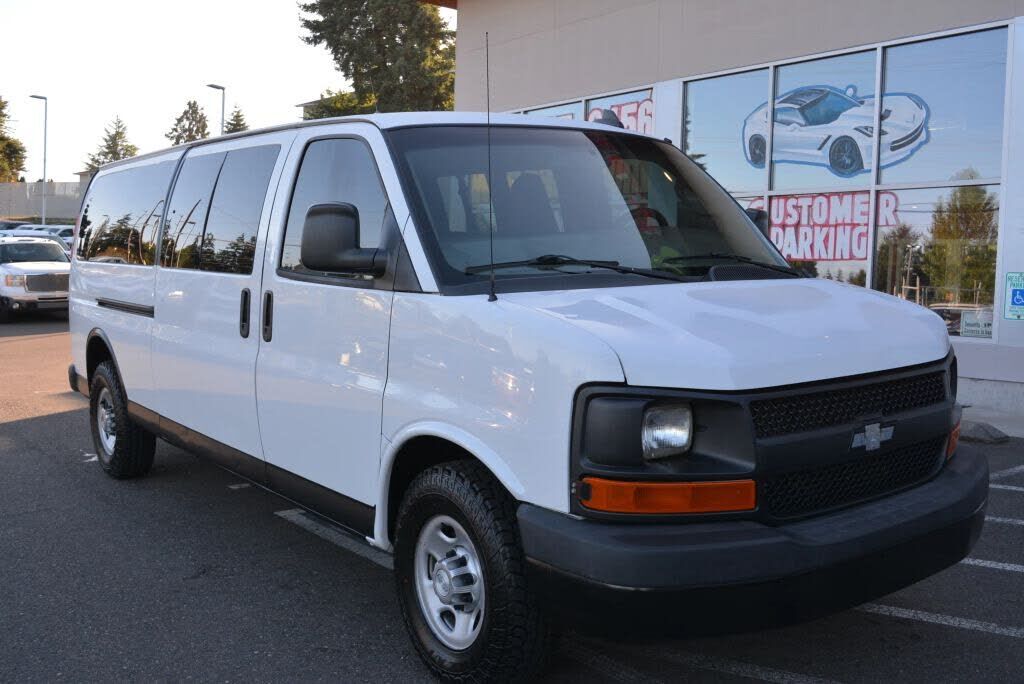 2017 CHEVROLET Express