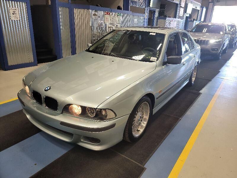 BMW 528i