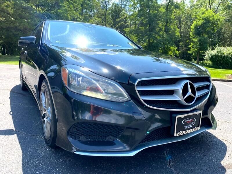 2016 MERCEDES-BENZ E-Class